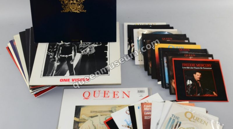 Lot of Freddie Mercury personal records auctioned in 2015